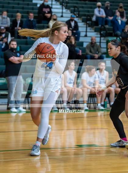 Thumbnail 3 in Lincoln vs Gig Harbor (WIAA 3A District Consolation Final) photogallery.