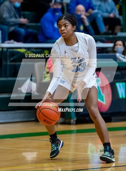 Thumbnail 3 in Lincoln vs Gig Harbor (WIAA 3A District Consolation Final) photogallery.