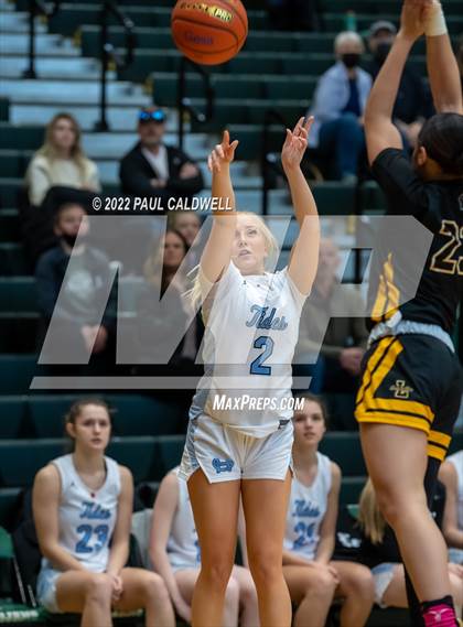 Thumbnail 3 in Lincoln vs Gig Harbor (WIAA 3A District Consolation Final) photogallery.