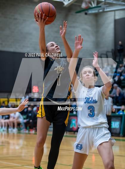 Thumbnail 1 in Lincoln vs Gig Harbor (WIAA 3A District Consolation Final) photogallery.