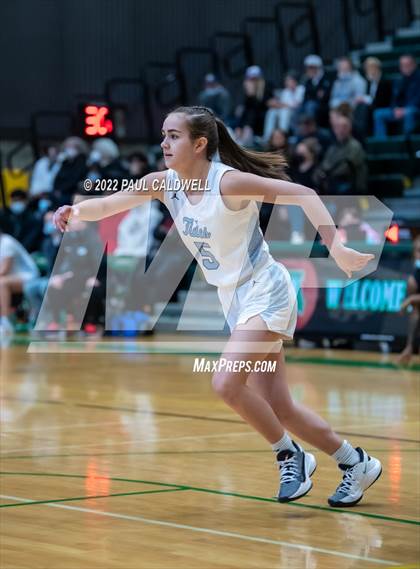 Thumbnail 3 in Lincoln vs Gig Harbor (WIAA 3A District Consolation Final) photogallery.
