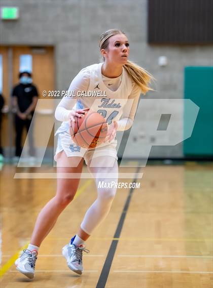 Thumbnail 3 in Lincoln vs Gig Harbor (WIAA 3A District Consolation Final) photogallery.