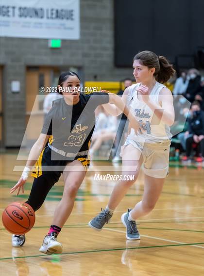 Thumbnail 2 in Lincoln vs Gig Harbor (WIAA 3A District Consolation Final) photogallery.