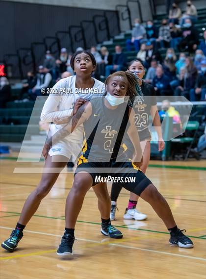 Thumbnail 1 in Lincoln vs Gig Harbor (WIAA 3A District Consolation Final) photogallery.