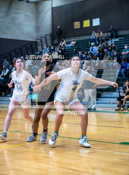Thumbnail 2 in Lincoln vs Gig Harbor (WIAA 3A District Consolation Final) photogallery.