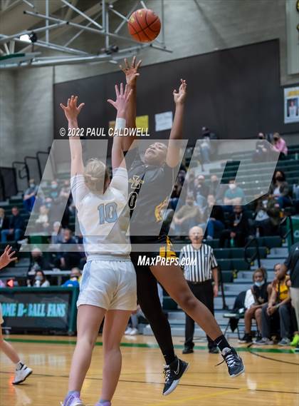 Thumbnail 2 in Lincoln vs Gig Harbor (WIAA 3A District Consolation Final) photogallery.