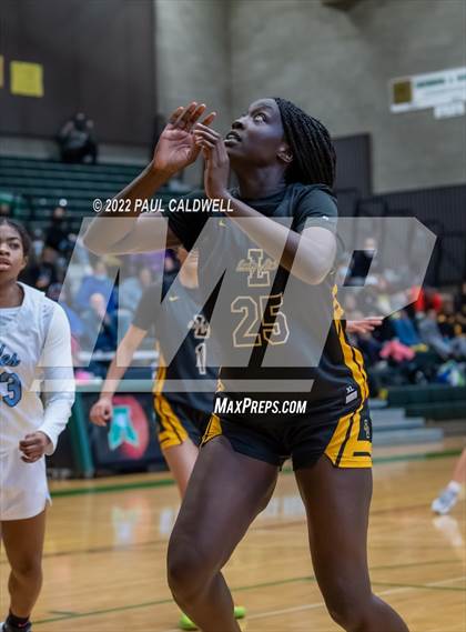Thumbnail 3 in Lincoln vs Gig Harbor (WIAA 3A District Consolation Final) photogallery.