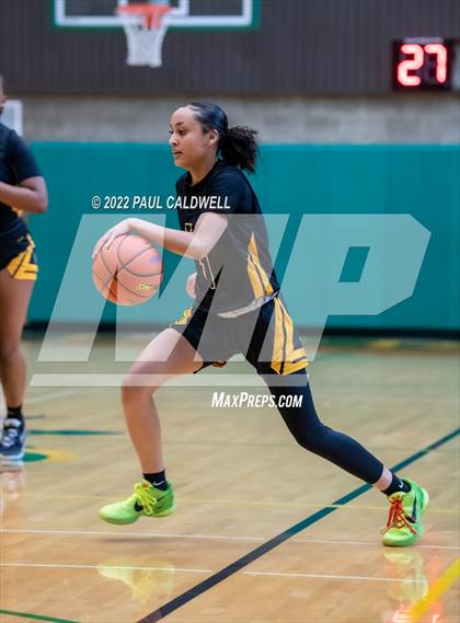 Thumbnail 3 in Lincoln vs Gig Harbor (WIAA 3A District Consolation Final) photogallery.