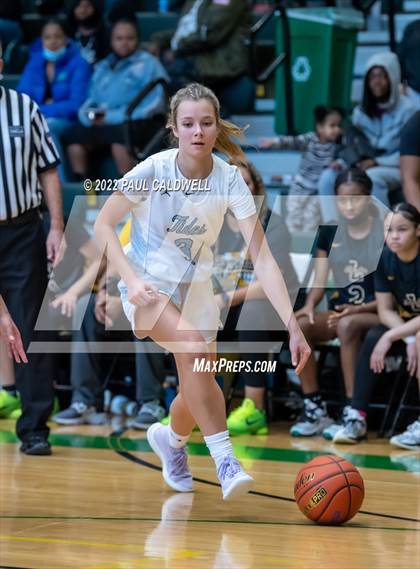 Thumbnail 3 in Lincoln vs Gig Harbor (WIAA 3A District Consolation Final) photogallery.