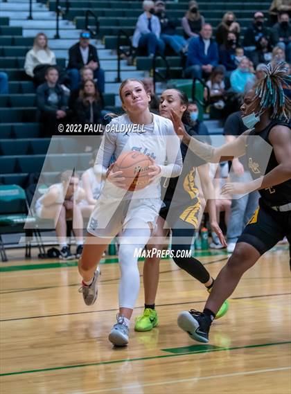 Thumbnail 1 in Lincoln vs Gig Harbor (WIAA 3A District Consolation Final) photogallery.