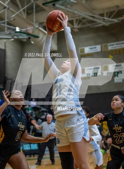 Thumbnail 1 in Lincoln vs Gig Harbor (WIAA 3A District Consolation Final) photogallery.