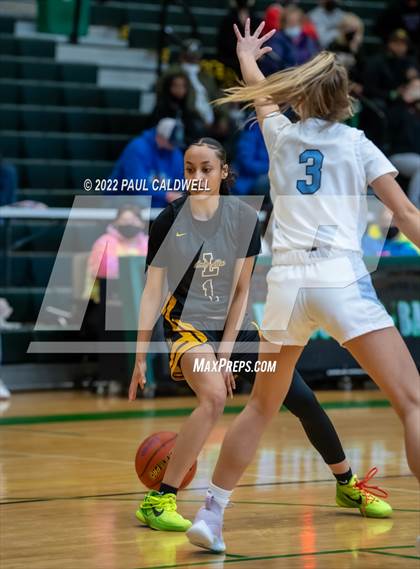 Thumbnail 2 in Lincoln vs Gig Harbor (WIAA 3A District Consolation Final) photogallery.