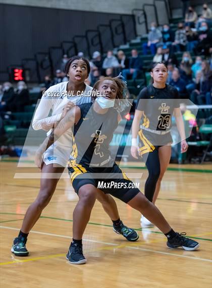 Thumbnail 2 in Lincoln vs Gig Harbor (WIAA 3A District Consolation Final) photogallery.
