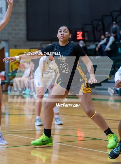 Thumbnail 2 in Lincoln vs Gig Harbor (WIAA 3A District Consolation Final) photogallery.