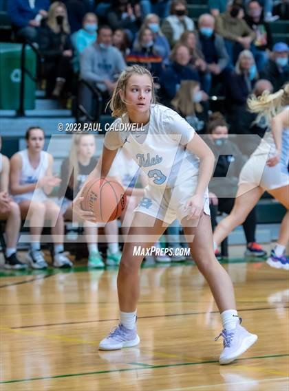 Thumbnail 2 in Lincoln vs Gig Harbor (WIAA 3A District Consolation Final) photogallery.