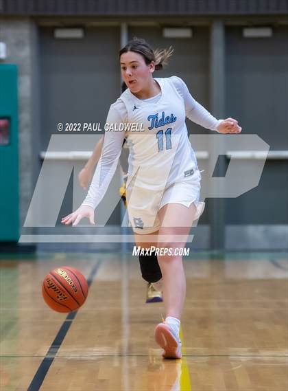 Thumbnail 2 in Lincoln vs Gig Harbor (WIAA 3A District Consolation Final) photogallery.
