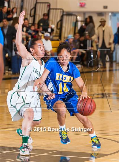 Thumbnail 2 in Mt. Eden vs. Castro Valley (CIF WACC Championship) photogallery.