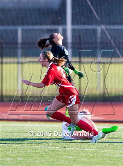 Thumbnail 3 in Hingham vs Concord-Carlisle (MIAA Division 2 Final) photogallery.
