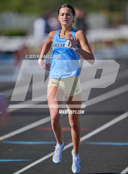 Thumbnail 3 in Dog Pound Invitational (800M) photogallery.