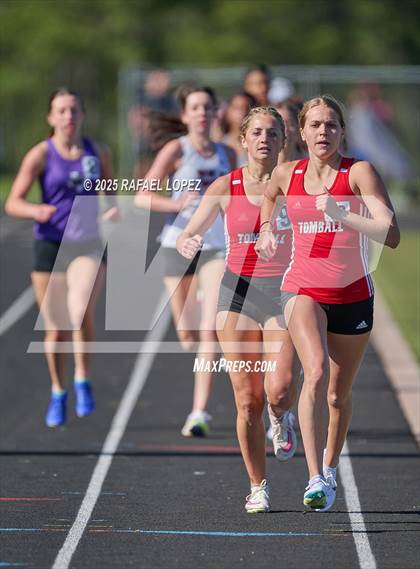Thumbnail 1 in Dog Pound Invitational (800M) photogallery.