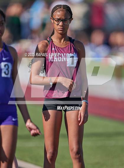 Thumbnail 1 in Dog Pound Invitational (800M) photogallery.