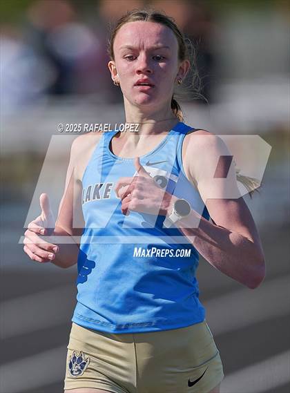 Thumbnail 2 in Dog Pound Invitational (800M) photogallery.