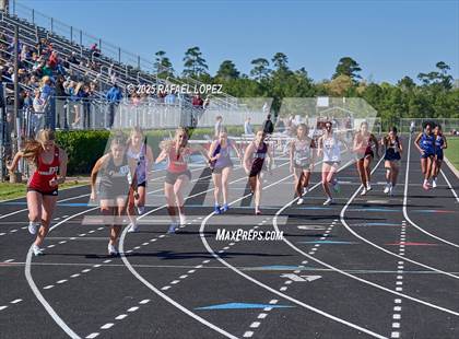 Thumbnail 3 in Dog Pound Invitational (800M) photogallery.