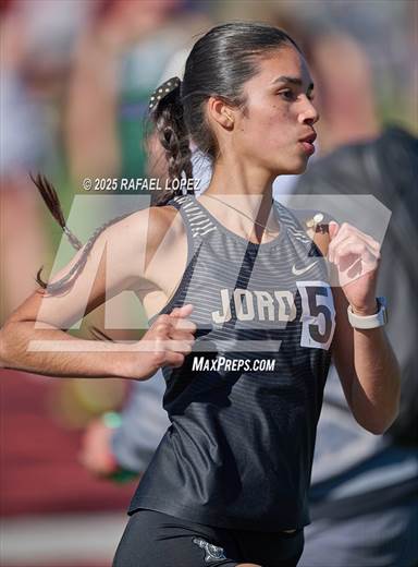 Dog Pound Invitational (800M)