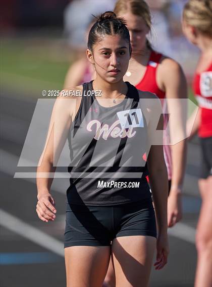 Thumbnail 1 in Dog Pound Invitational (800M) photogallery.