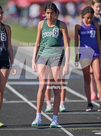 Thumbnail 2 in Dog Pound Invitational (800M) photogallery.