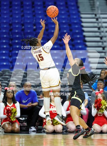 Thumbnail 1 in Summer Creek vs. South Grand Prairie (UIL 6A State Semifinal) photogallery.