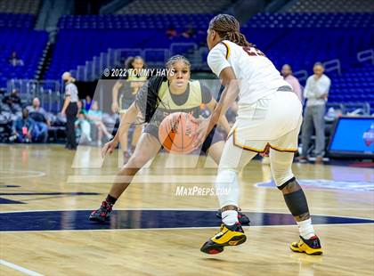 Thumbnail 2 in Summer Creek vs. South Grand Prairie (UIL 6A State Semifinal) photogallery.