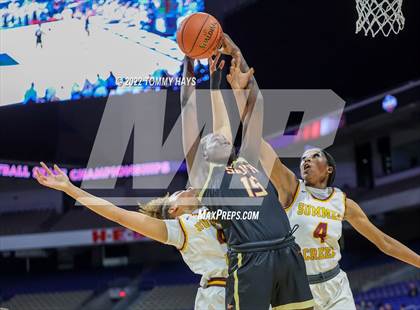 Thumbnail 3 in Summer Creek vs. South Grand Prairie (UIL 6A State Semifinal) photogallery.