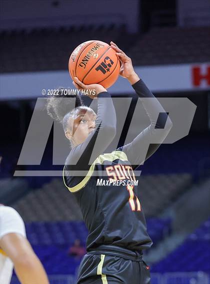Thumbnail 3 in Summer Creek vs. South Grand Prairie (UIL 6A State Semifinal) photogallery.