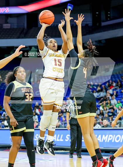 Thumbnail 3 in Summer Creek vs. South Grand Prairie (UIL 6A State Semifinal) photogallery.