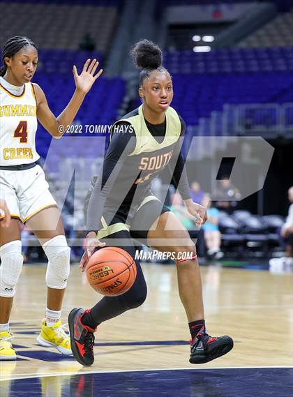 Thumbnail 2 in Summer Creek vs. South Grand Prairie (UIL 6A State Semifinal) photogallery.