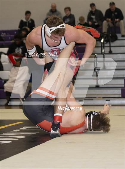 Thumbnail 3 in IHSA  2A Mascoutah Sectional photogallery.
