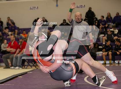 Thumbnail 1 in IHSA  2A Mascoutah Sectional photogallery.