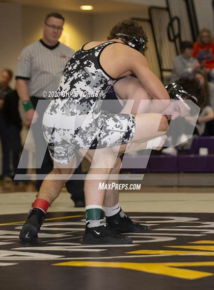 Thumbnail 2 in IHSA  2A Mascoutah Sectional photogallery.