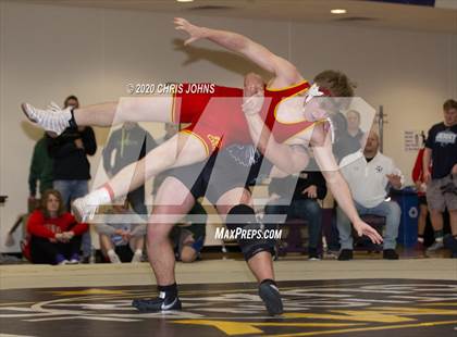 Thumbnail 2 in IHSA  2A Mascoutah Sectional photogallery.