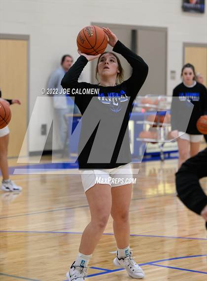 Thumbnail 2 in Davenport vs La Vernia (UIL 4A Region 3 Bi-District) photogallery.