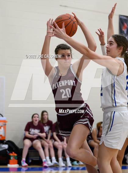 Thumbnail 3 in Davenport vs La Vernia (UIL 4A Region 3 Bi-District) photogallery.
