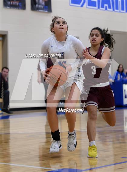 Thumbnail 3 in Davenport vs La Vernia (UIL 4A Region 3 Bi-District) photogallery.
