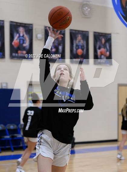 Thumbnail 1 in Davenport vs La Vernia (UIL 4A Region 3 Bi-District) photogallery.