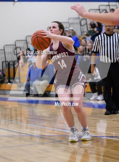 Thumbnail 3 in Davenport vs La Vernia (UIL 4A Region 3 Bi-District) photogallery.