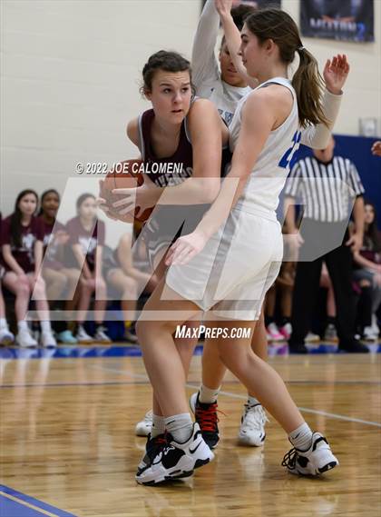 Thumbnail 2 in Davenport vs La Vernia (UIL 4A Region 3 Bi-District) photogallery.