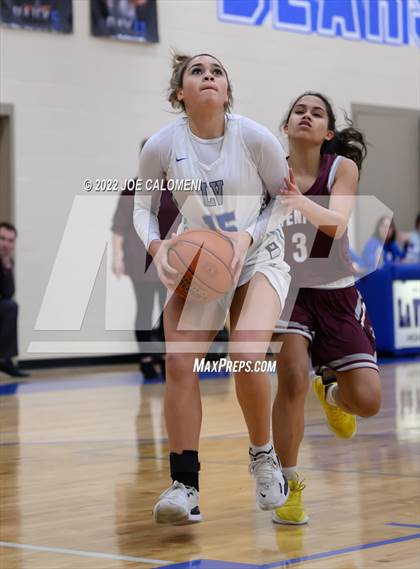 Thumbnail 1 in Davenport vs La Vernia (UIL 4A Region 3 Bi-District) photogallery.