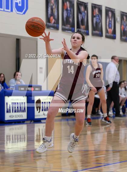 Thumbnail 2 in Davenport vs La Vernia (UIL 4A Region 3 Bi-District) photogallery.