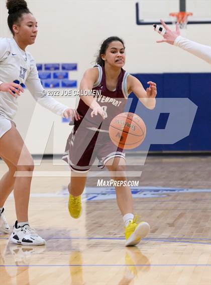 Thumbnail 3 in Davenport vs La Vernia (UIL 4A Region 3 Bi-District) photogallery.