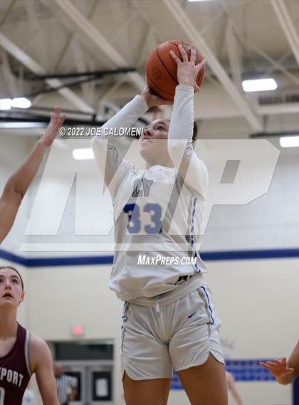 Thumbnail 1 in Davenport vs La Vernia (UIL 4A Region 3 Bi-District) photogallery.